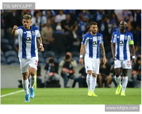 欧联杯曼城逆转本菲卡红牌争议引发全场热议与转会传闻